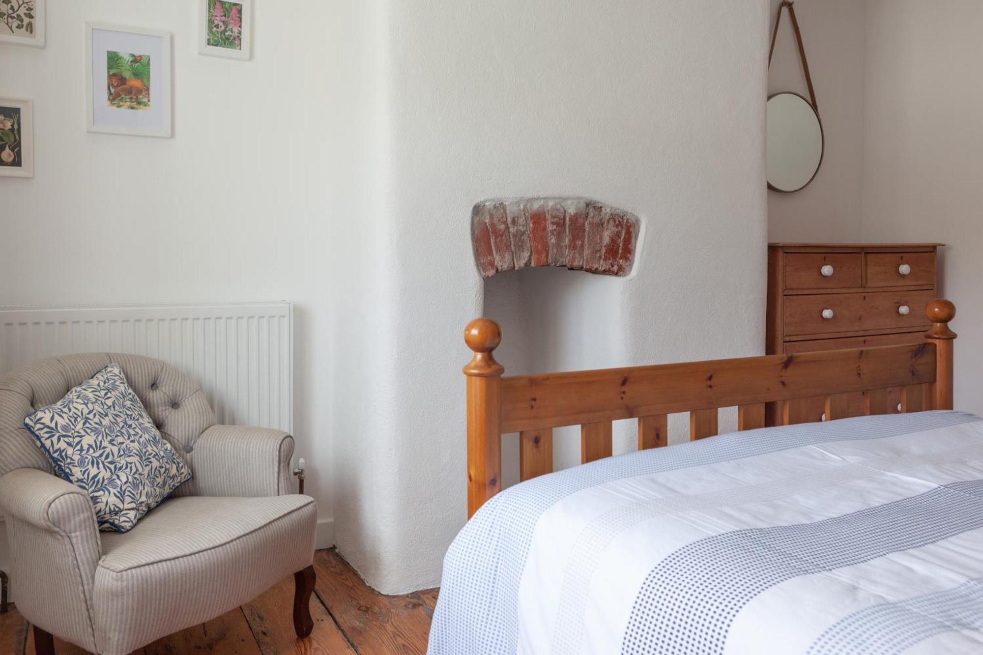 Cosy Beachside Cottage Bigbury Room photo