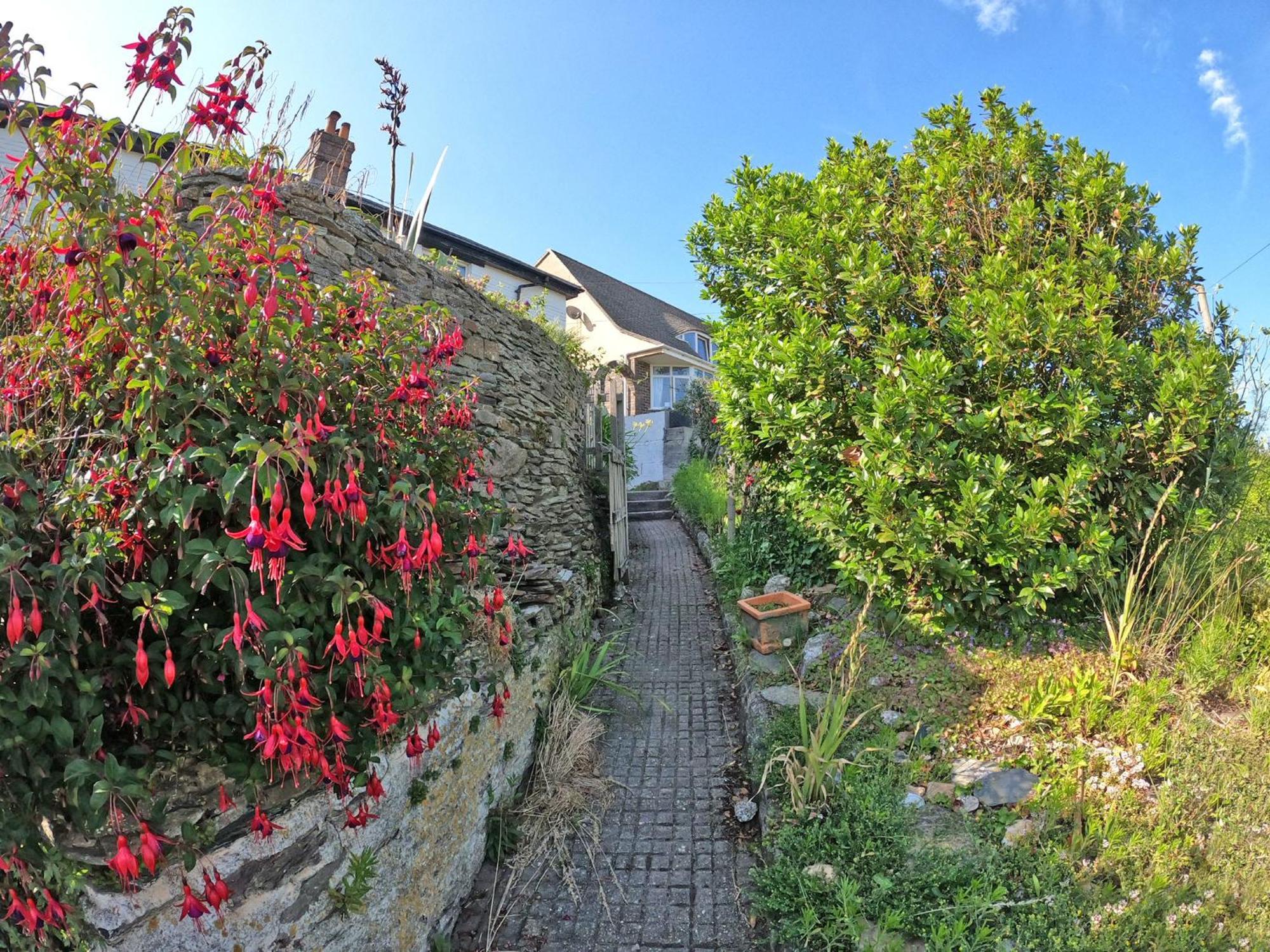 Cosy Beachside Cottage Bigbury Exterior photo